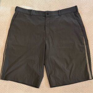 Nike Men's Dark Gray Flat Front Golf Shorts